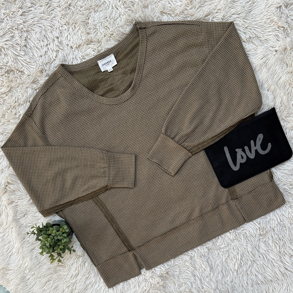 Andree by Unit Exposed Seam Waffle Top 💗 Taupe